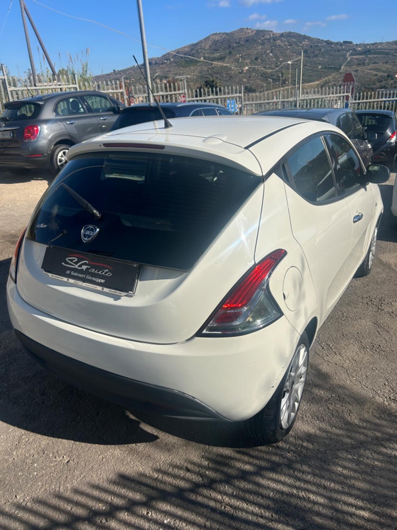 Lancia Ypsilon 1.3 MJT 16V 95 CV 5 porte S&S Silver