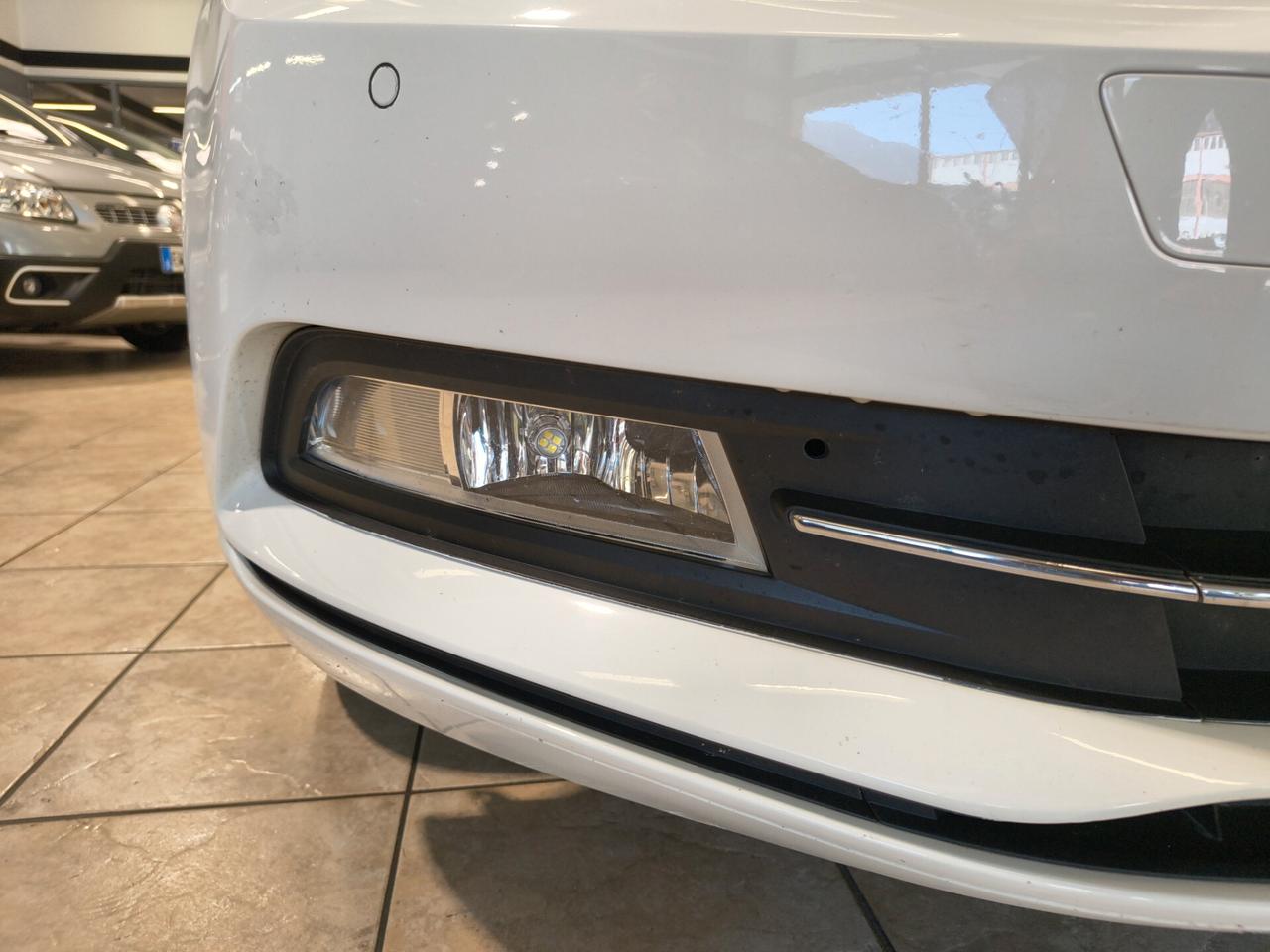 Volkswagen Passat 1.6 TDI SCR DSG Business BMT