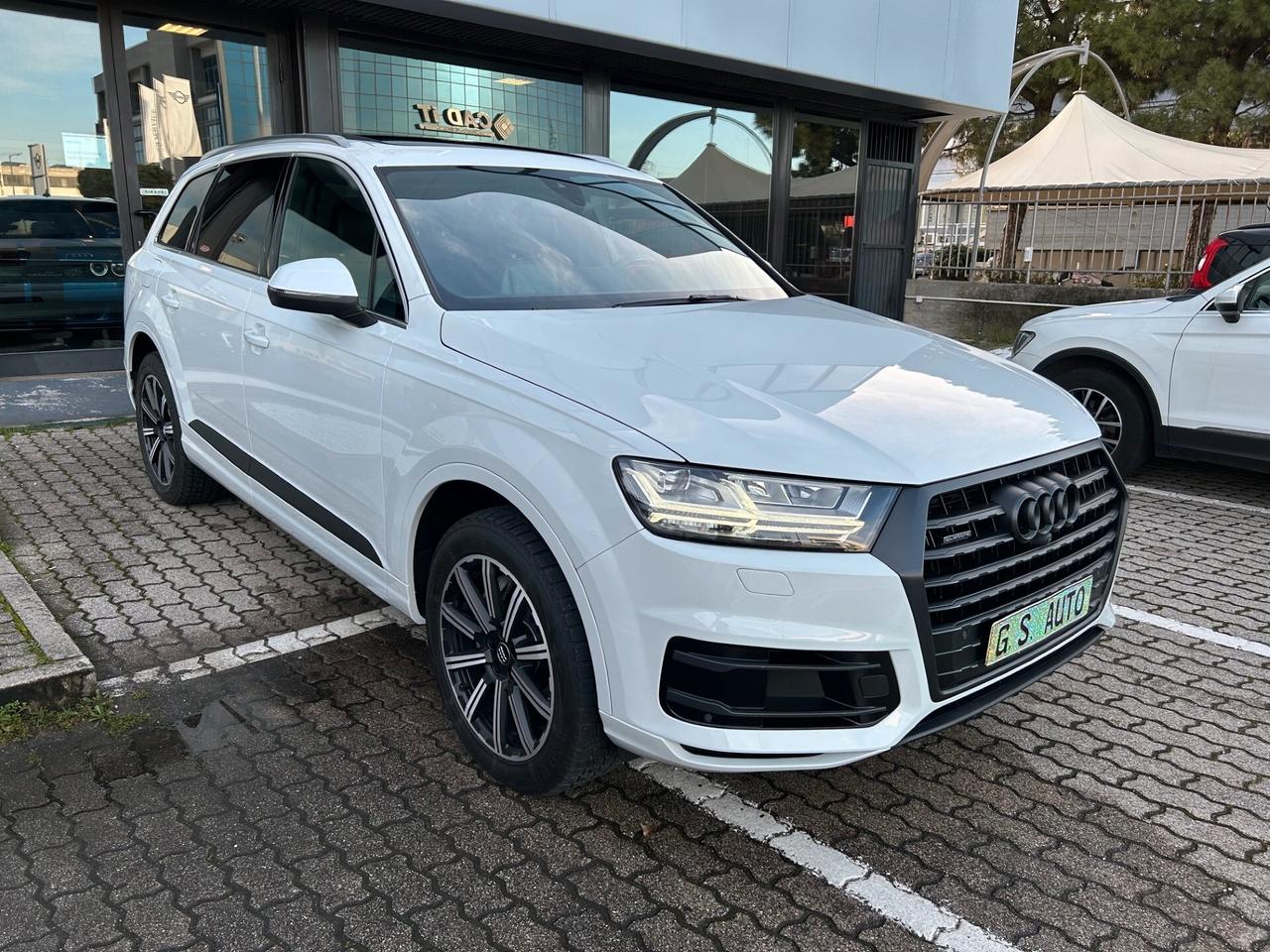 Audi Q7 3.0 tfsi Business Plus quattro 7pti