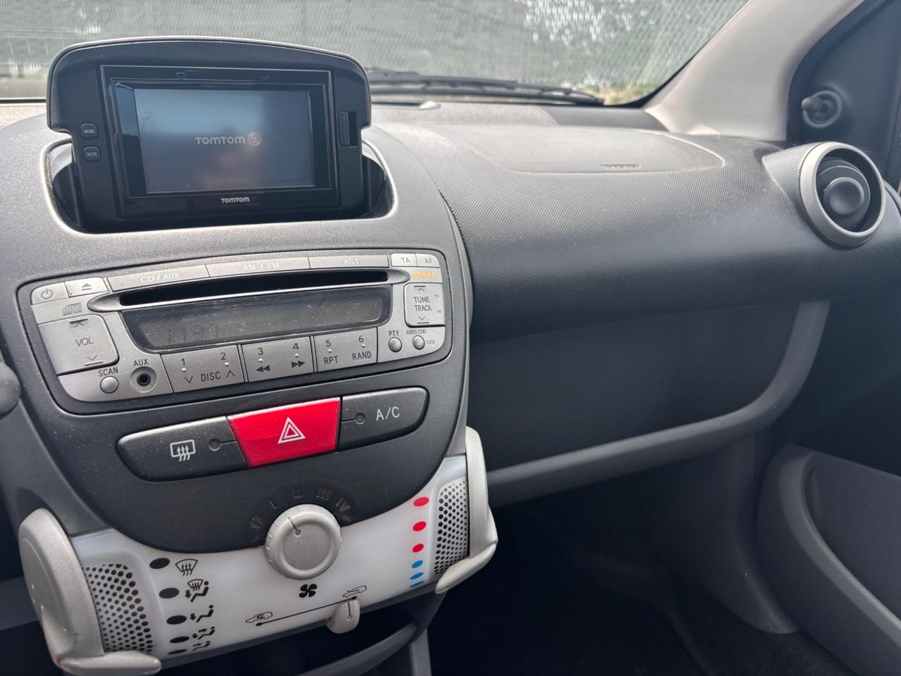 Toyota Aygo 1.0 12V VVT-i 5 porte Now Connect
