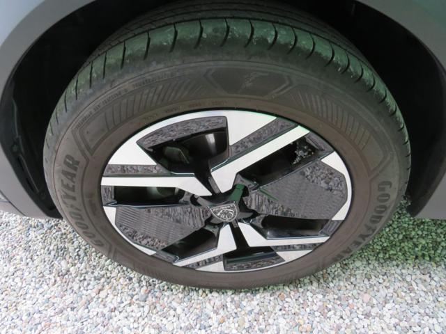 PEUGEOT 2008 PureTech 100 S&S Allure