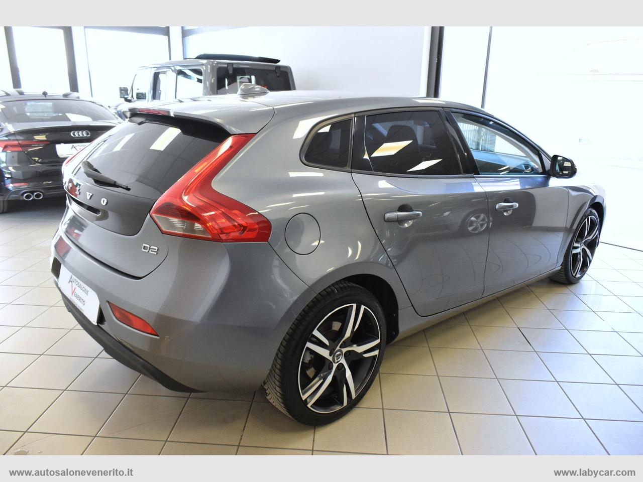 VOLVO V40 D2 1.6 Summum
