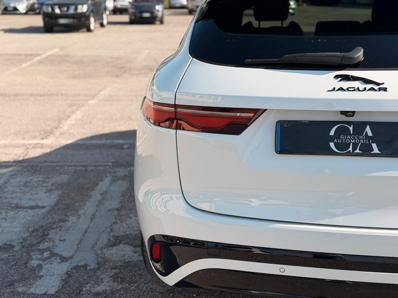 Jaguar F-Pace 2.0d i4 mhev R-Dynamic SE awd 204cv auto