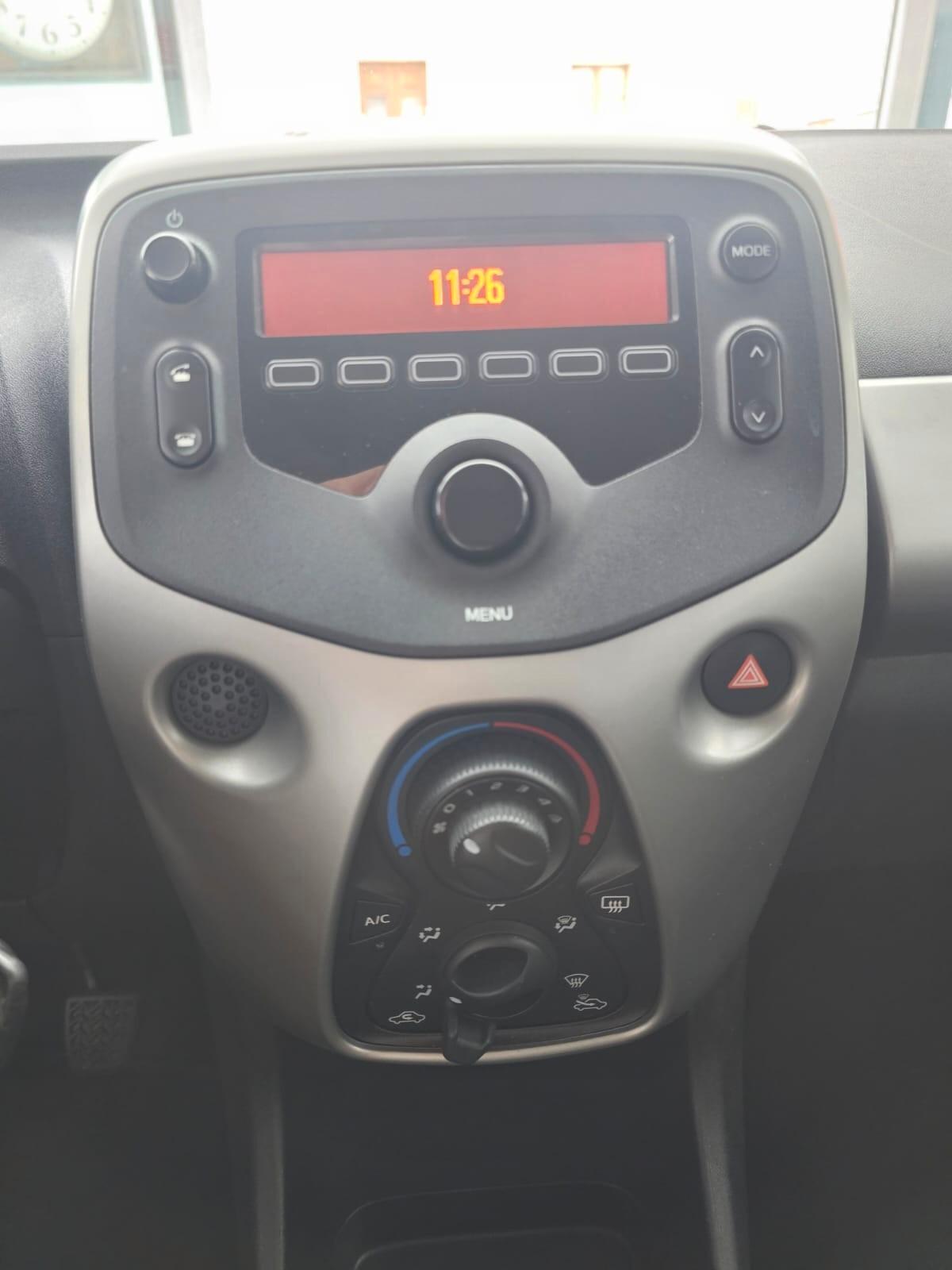 Citroen C1 VTi 68 3 porte Shine
