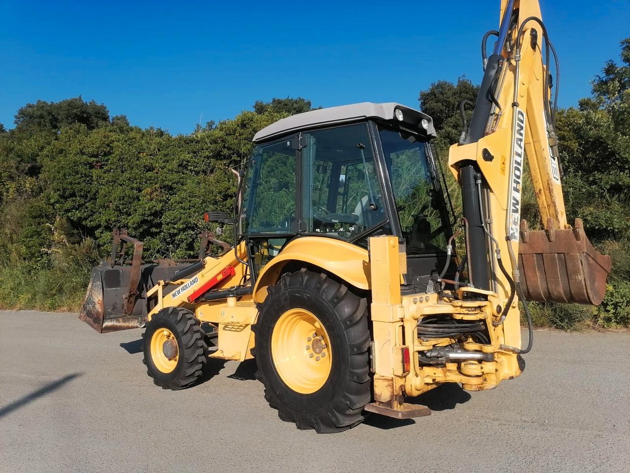 Terna Seminuova New-Holland LB110 B