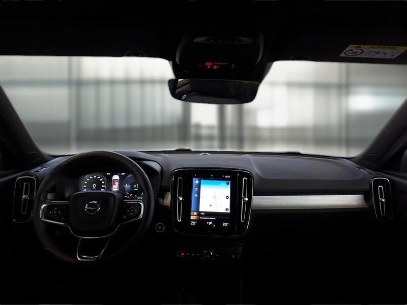 VOLVO XC40 T4 RECHARGE PLUG-IN AUTO CORE SUV