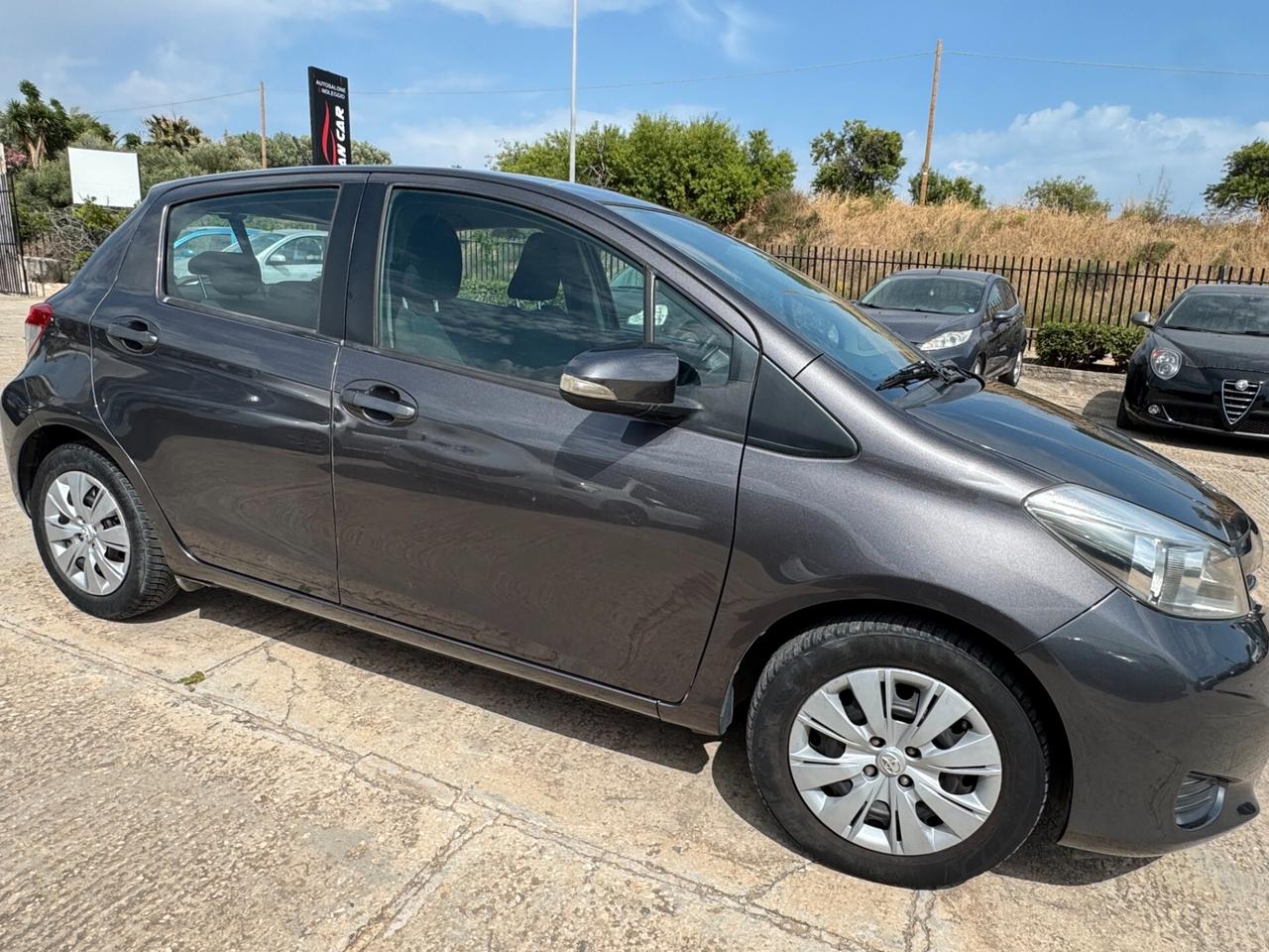 Toyota Yaris 1.0 5 porte