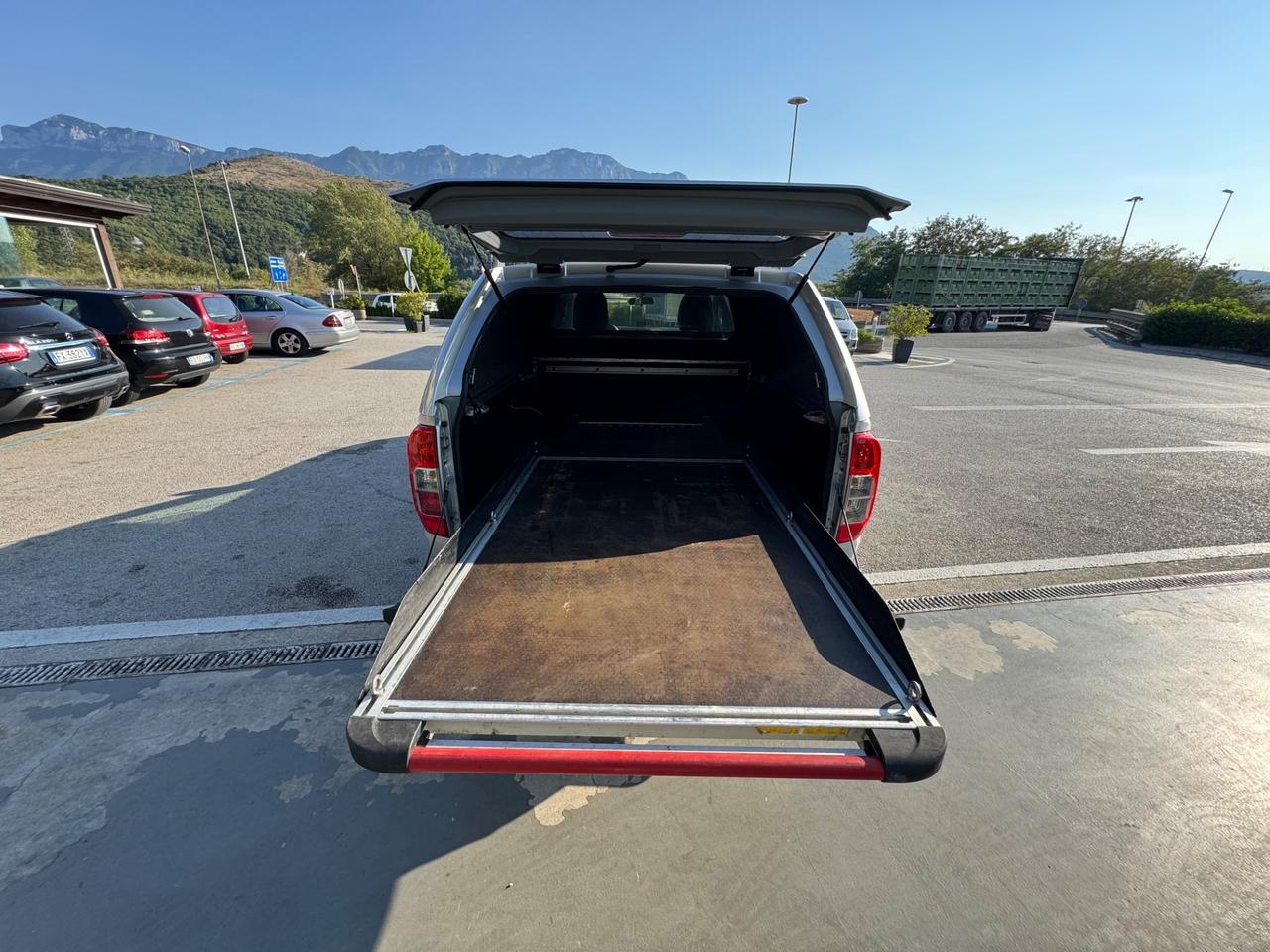 Nissan Navara 2.3 dCi 4WD King Cab, Pedana Scorrevole, hardtop