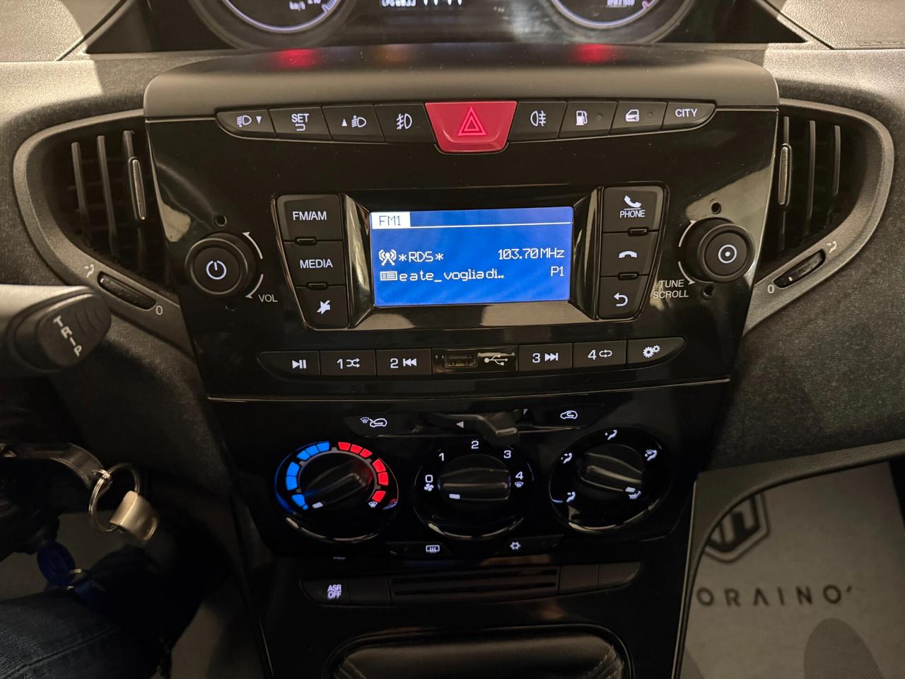 Lancia Ypsilon 1.2 69 CV 5 porte GPL Ecochic Elefantino Blu