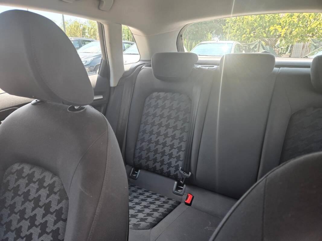 Audi A3 1.6 tdi Business 110cv s-tronic E6