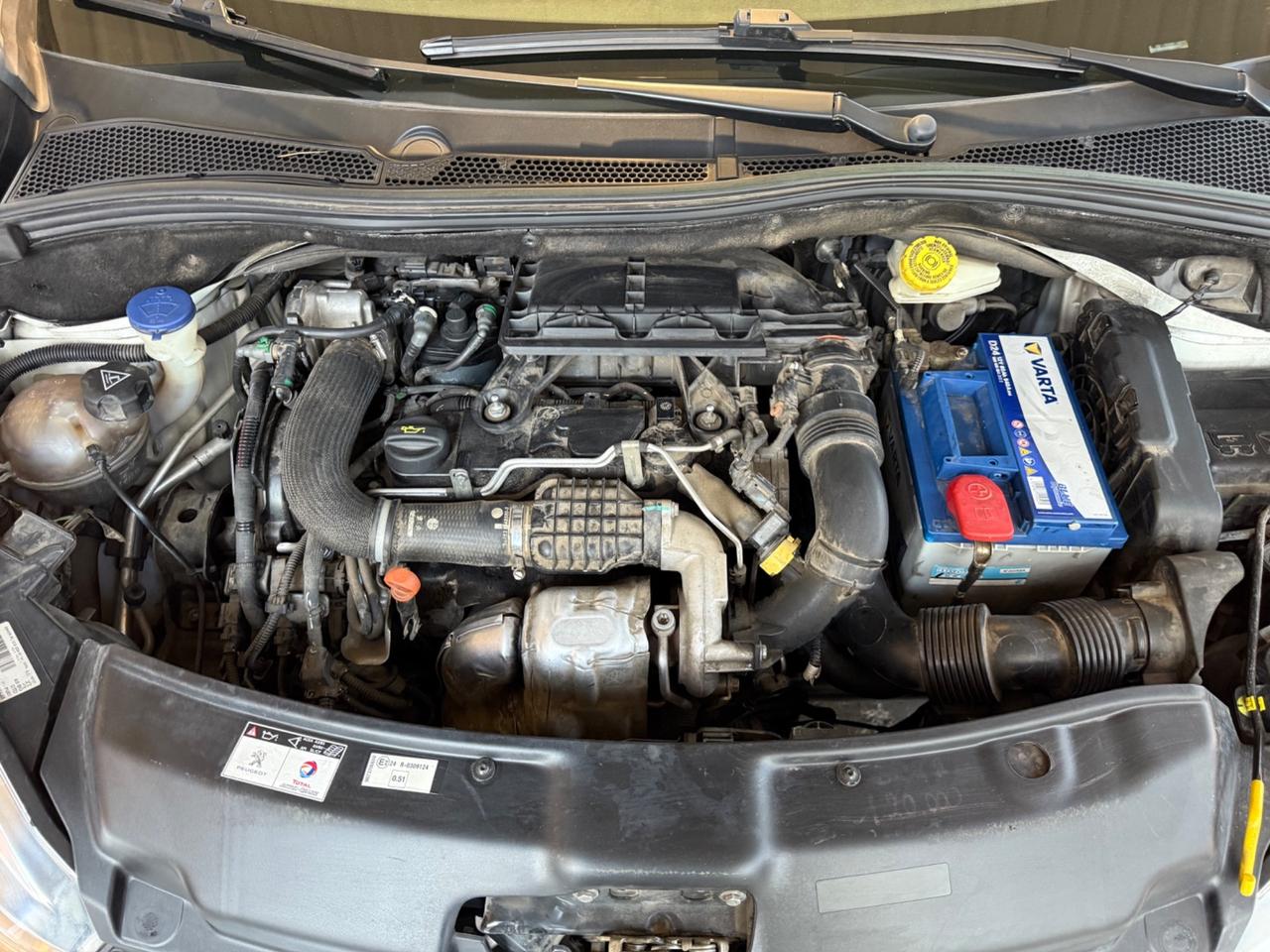 Peugeot 208 1.4 HDi 68 CV 5 porte Active UNICOPROP CINGHIA FATTA