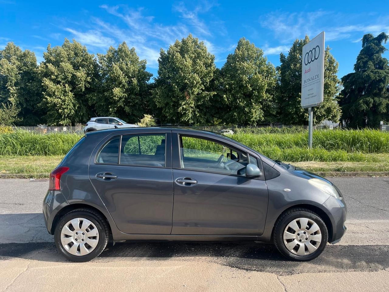 Toyota Yaris 1.0 5 porte