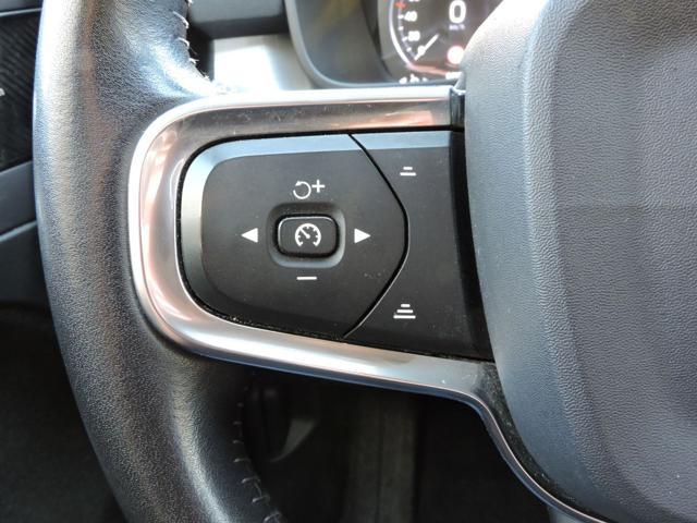 VOLVO XC40 D3 AWD Geartronic Momentum