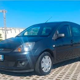 Ford Fiesta 1.4 DIESEL -5 PORTE - ACCETTO PERMUTE NEOPATENTATI