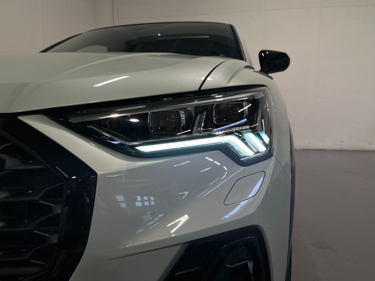 AUDI Q3 SPORTBACK 45 TFSI-E S-TRONIC IDENTITY BLACK