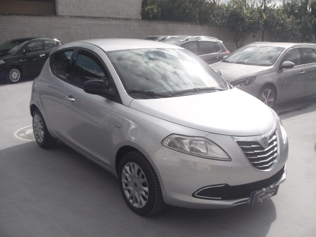 Lancia Ypsilon 1.2 69 CV 5 porte Gold
