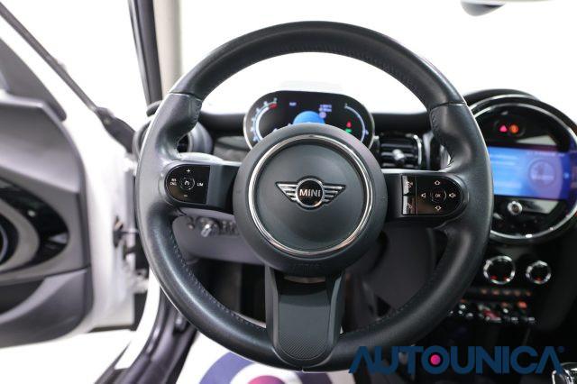 MINI Cooper 1.5 COOPER CAMDEN 5PORTE AUTOMATICA TETTO PANORAMA