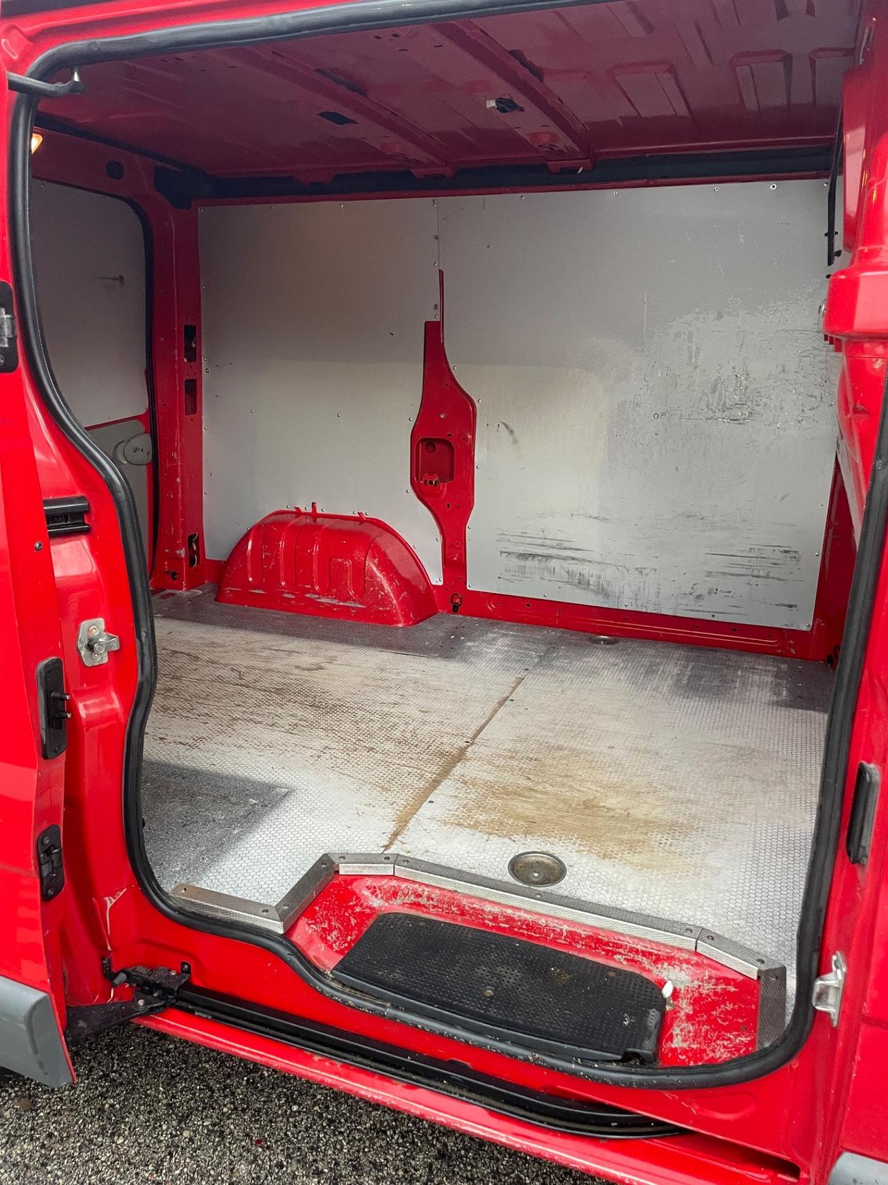 Opel Vivaro 2.0 CDTI 120CV anno 2013 pronto uso