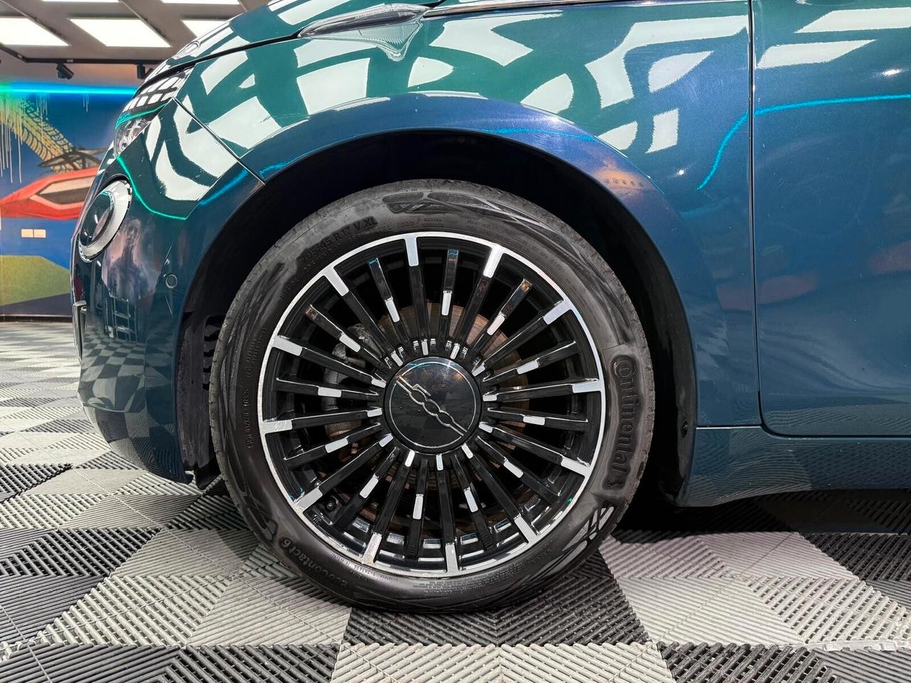 Fiat 500 500e 3+1 42 kWh La Prima (793)
