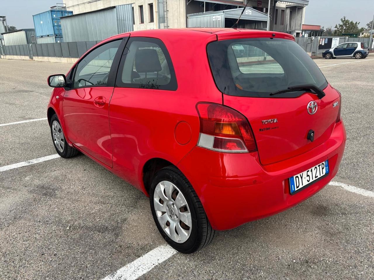 Toyota Yaris 1.0 3 porte Sol CON SOLI 108024 KM, ADATTA AI NEOPATENTATI