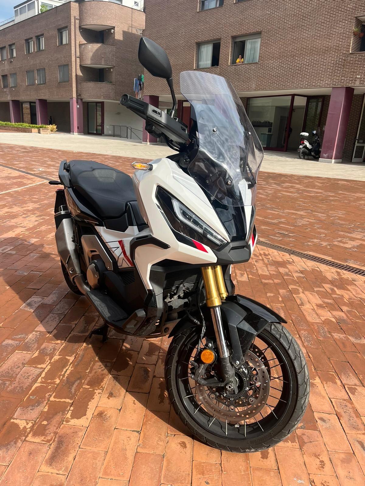 HONDA X-ADV 750 TOURING Tasto G AUTOMATIC