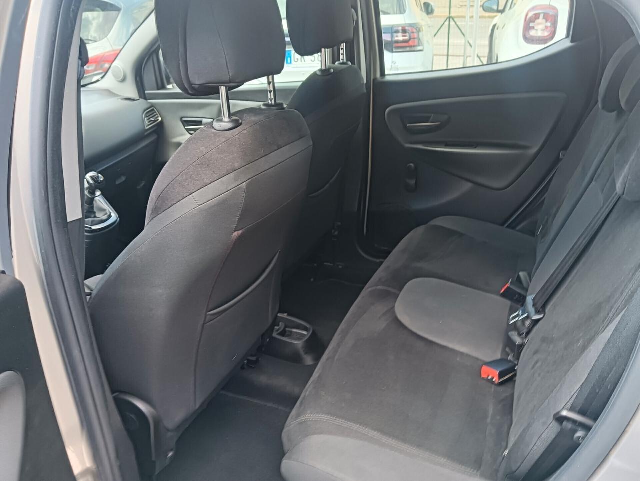 Lancia Ypsilon 1.2 69 CV 5 porte Gold