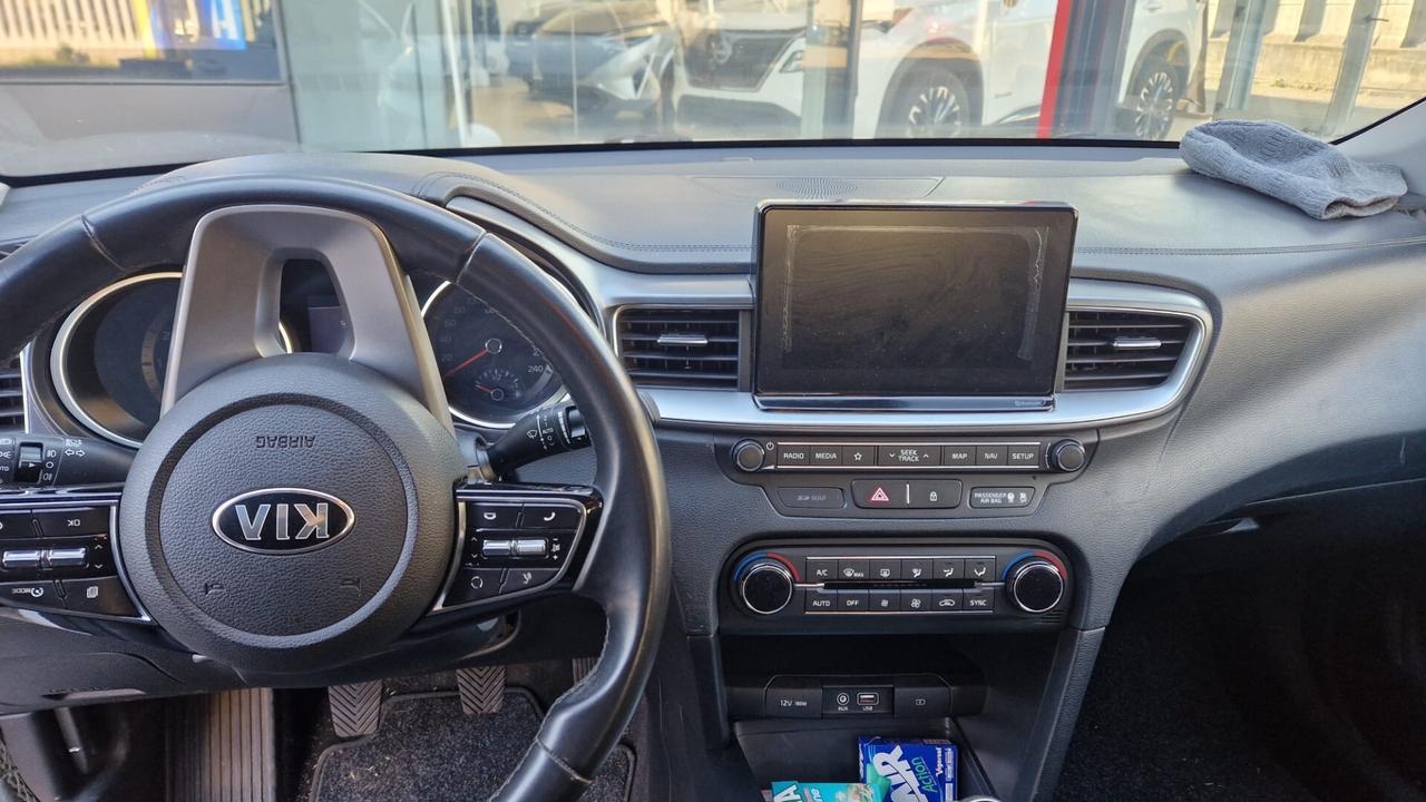 Kia Ceed 1.4 MPi GPL SW Business Class