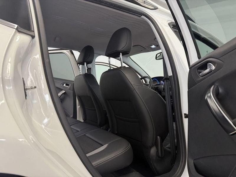 Peugeot 2008 1.6 e-HDi 115 CV Stop&Start Féline