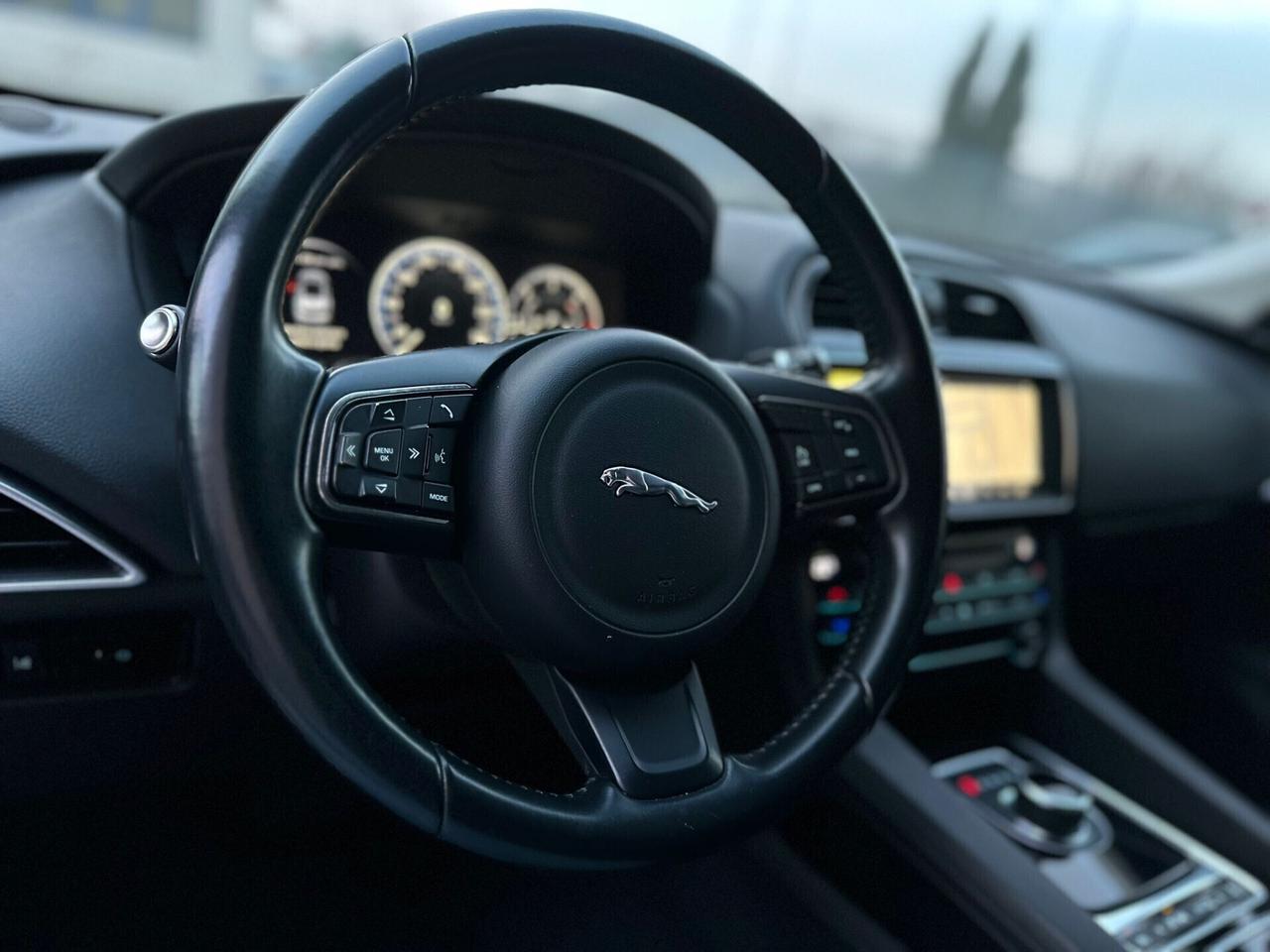 Jaguar F-Pace 2.0 D 180 CV Prestige VIRTUAL COCKPIT