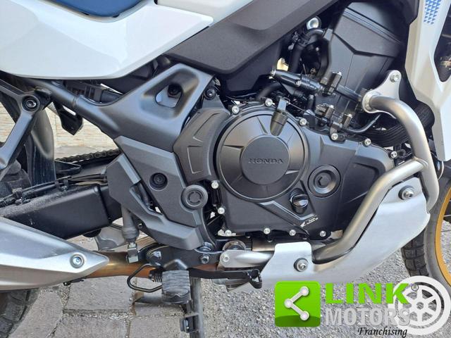 HONDA Transalp XL750 .
