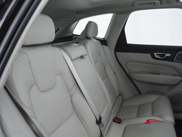 VOLVO XC60 B5 AWD automatico Ultimate Dark