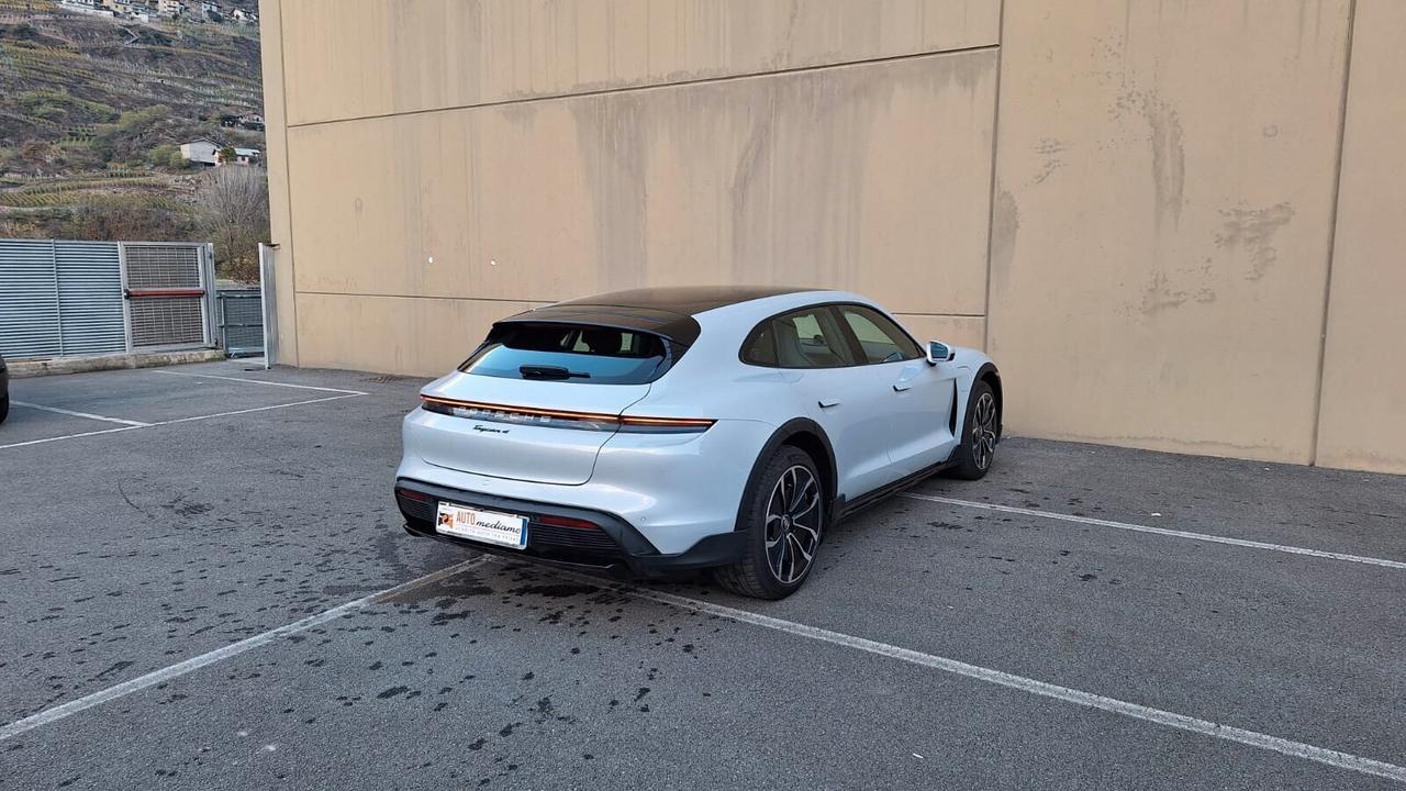 Porsche Taycan 4 Cross Turismo Approved Tetto leasing