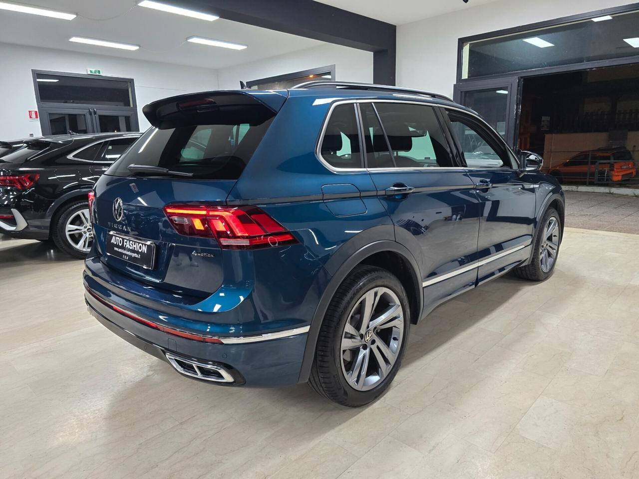 Volkswagen Tiguan 2.0 TDI 150 CV SCR DSG 4MOTION R-Line Tetto