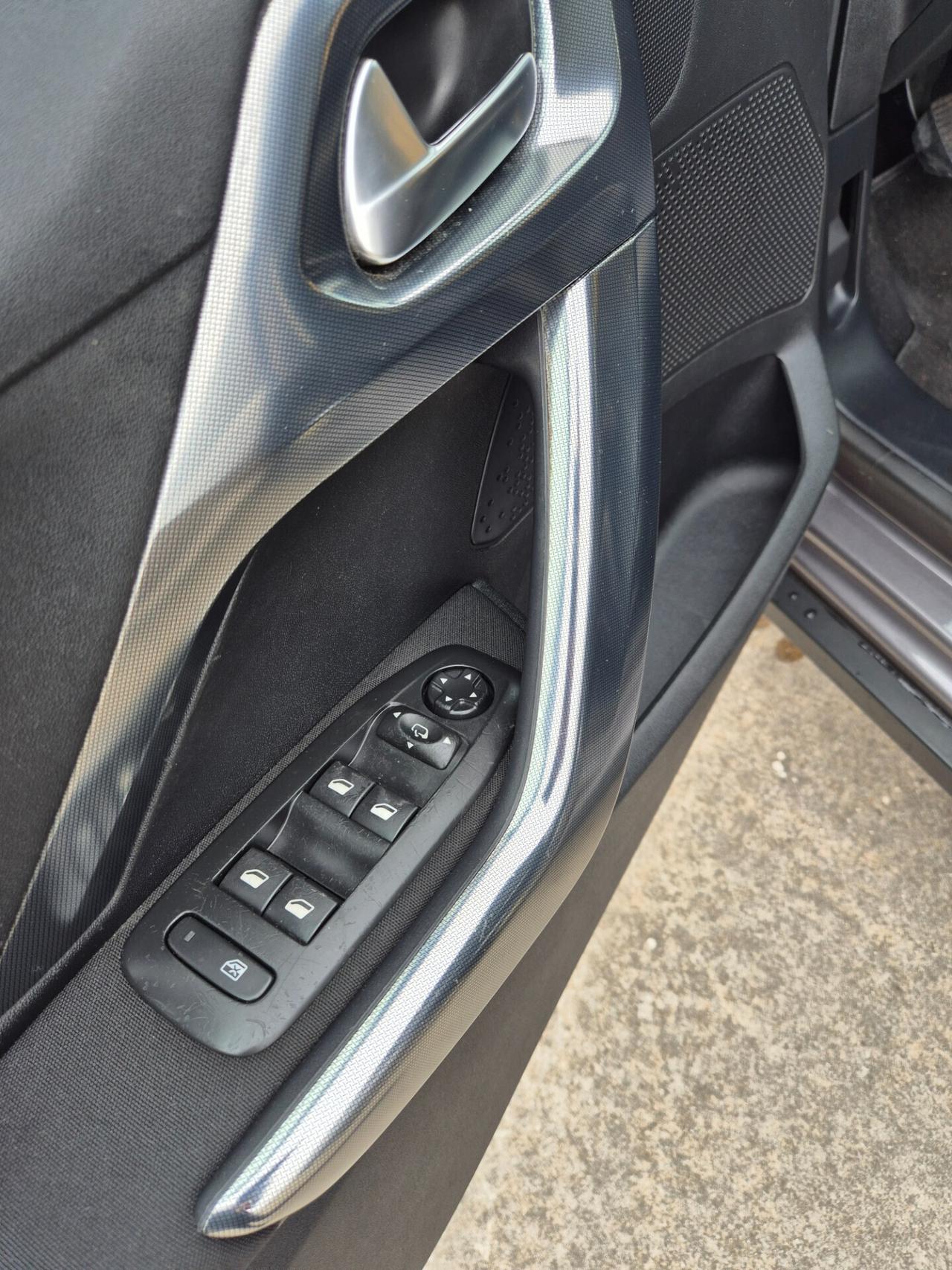 Peugeot 2008 PureTech 82 Allure