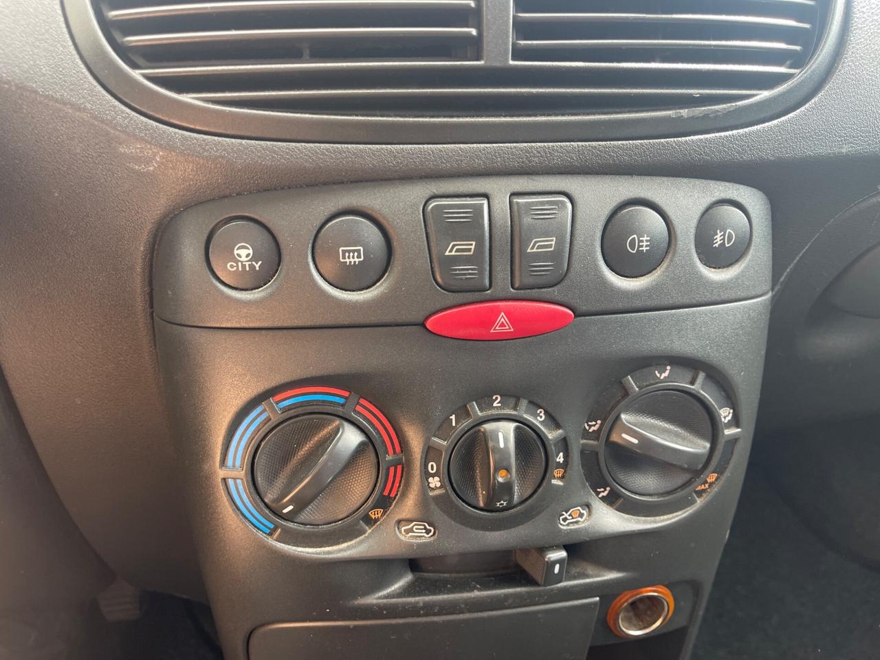 Fiat Punto 1.2i benzina euro4 neopatentati