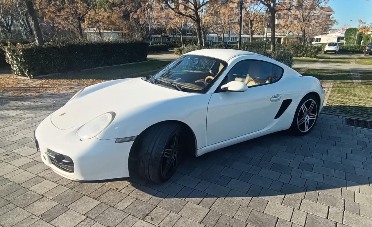 Porsche Cayman 2.7