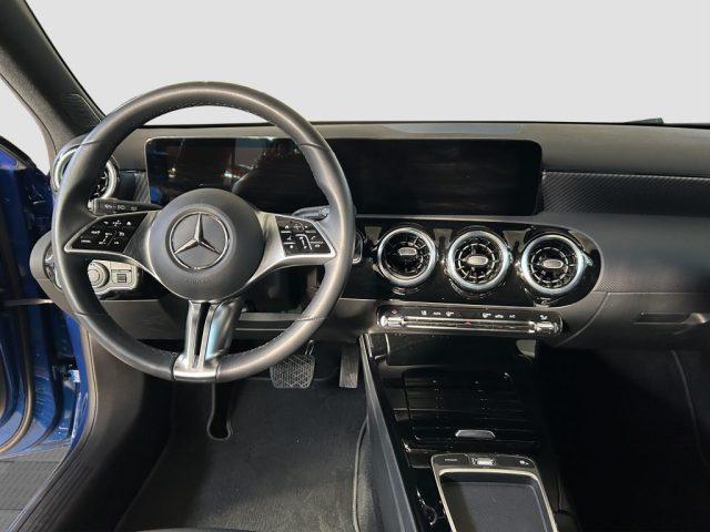 MERCEDES-BENZ A 180 A 180 d Automatic Progressive Advanced