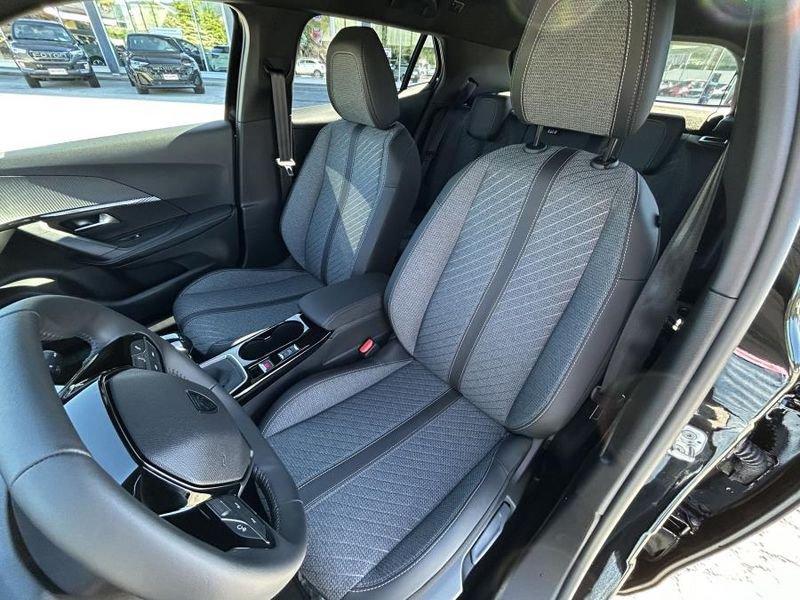Peugeot 2008 PureTech 100 Allure NAVI + KEYLESS + CAMERA 360°