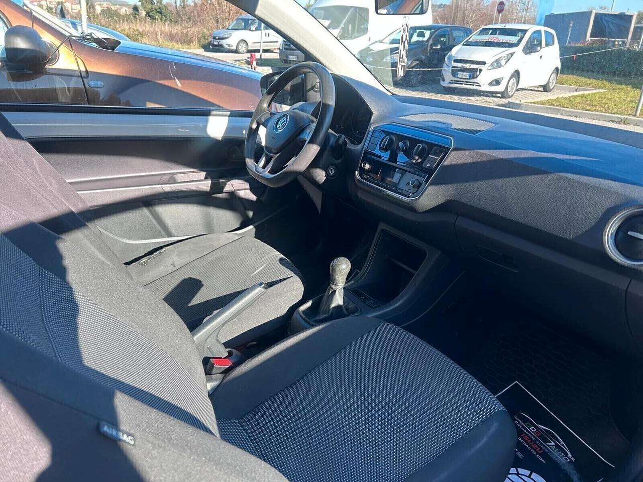 VOLKSWAGEN UP benzina 1000 CV 60 Km 155.974 X NEOPATENTATI