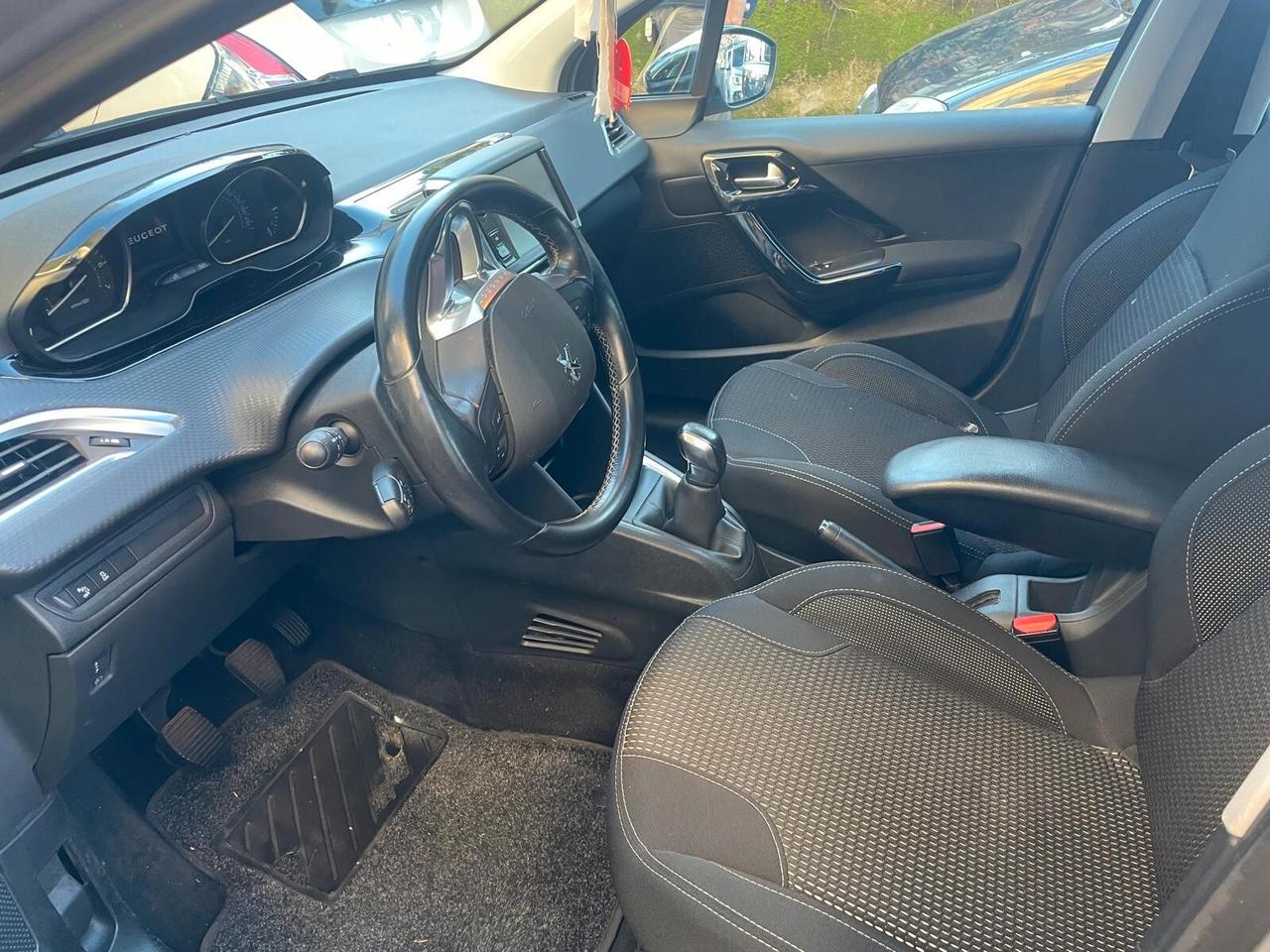 Peugeot 208 PureTech 82 5 porte Allure