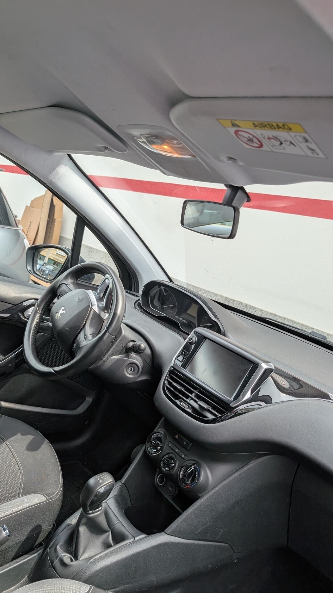 Peugeot 208 2016 1.2 benzina euro6b incidentata