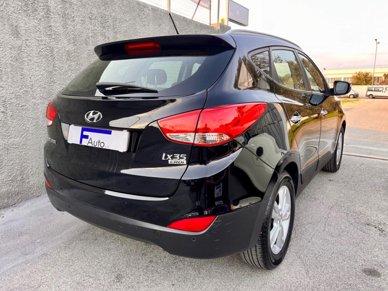 Hyundai iX35 1.7 CRDi 2WD,climatronic bizona,sedili risc.,sensori di parc,,ecc.