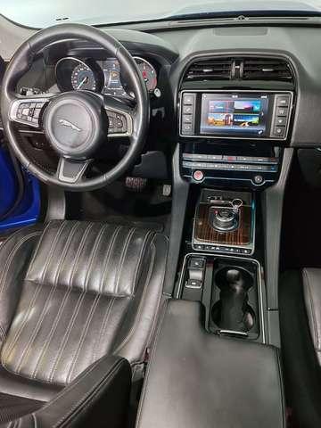 Jaguar F-Pace 2.0d Portfolio AWD 240cv Auto Navi + Camera