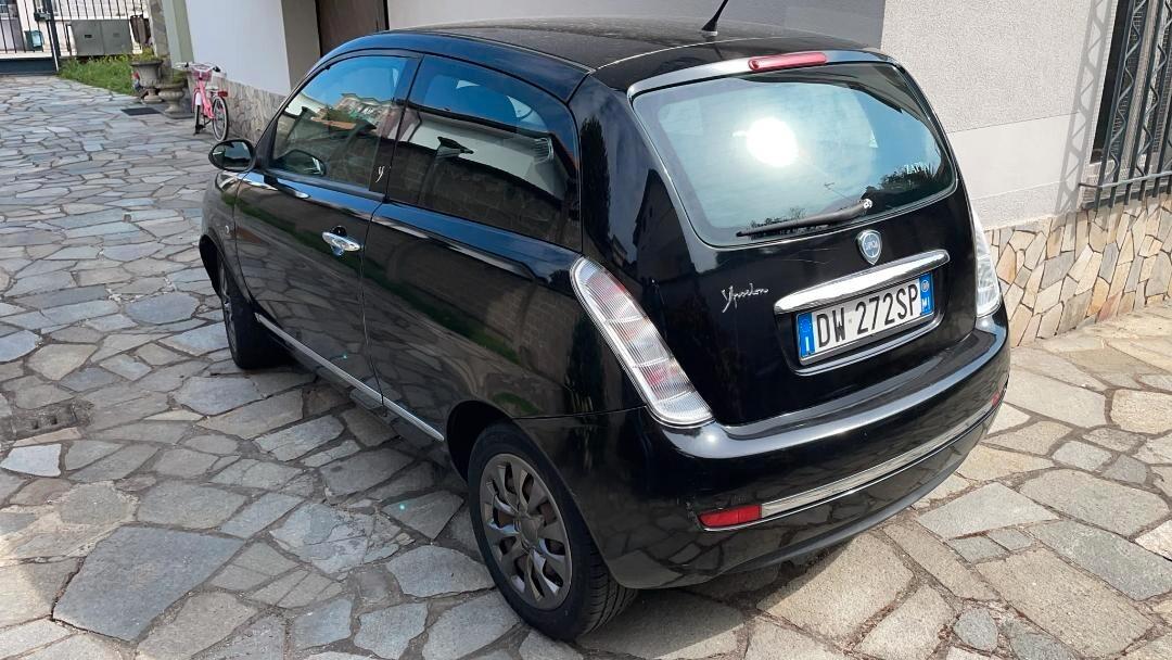 Lancia Ypsilon 1.2 Argento OK NEOPATENTATI