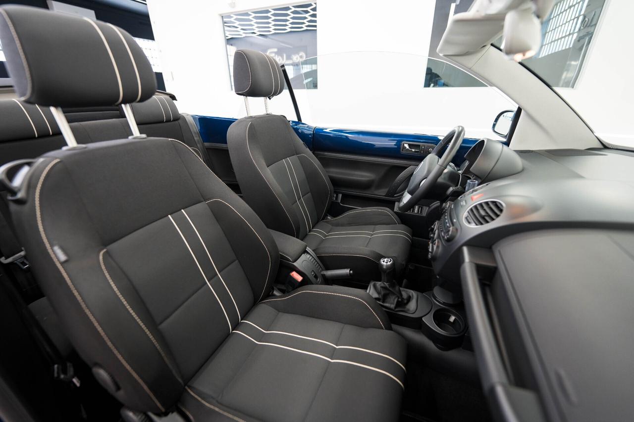 Volkswagen New Beetle 1.6 Cabrio