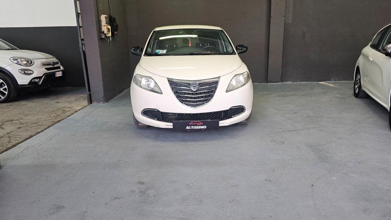 Lancia Ypsilon 0.9 TwinAir 85 CV 5 porte S&S Gold