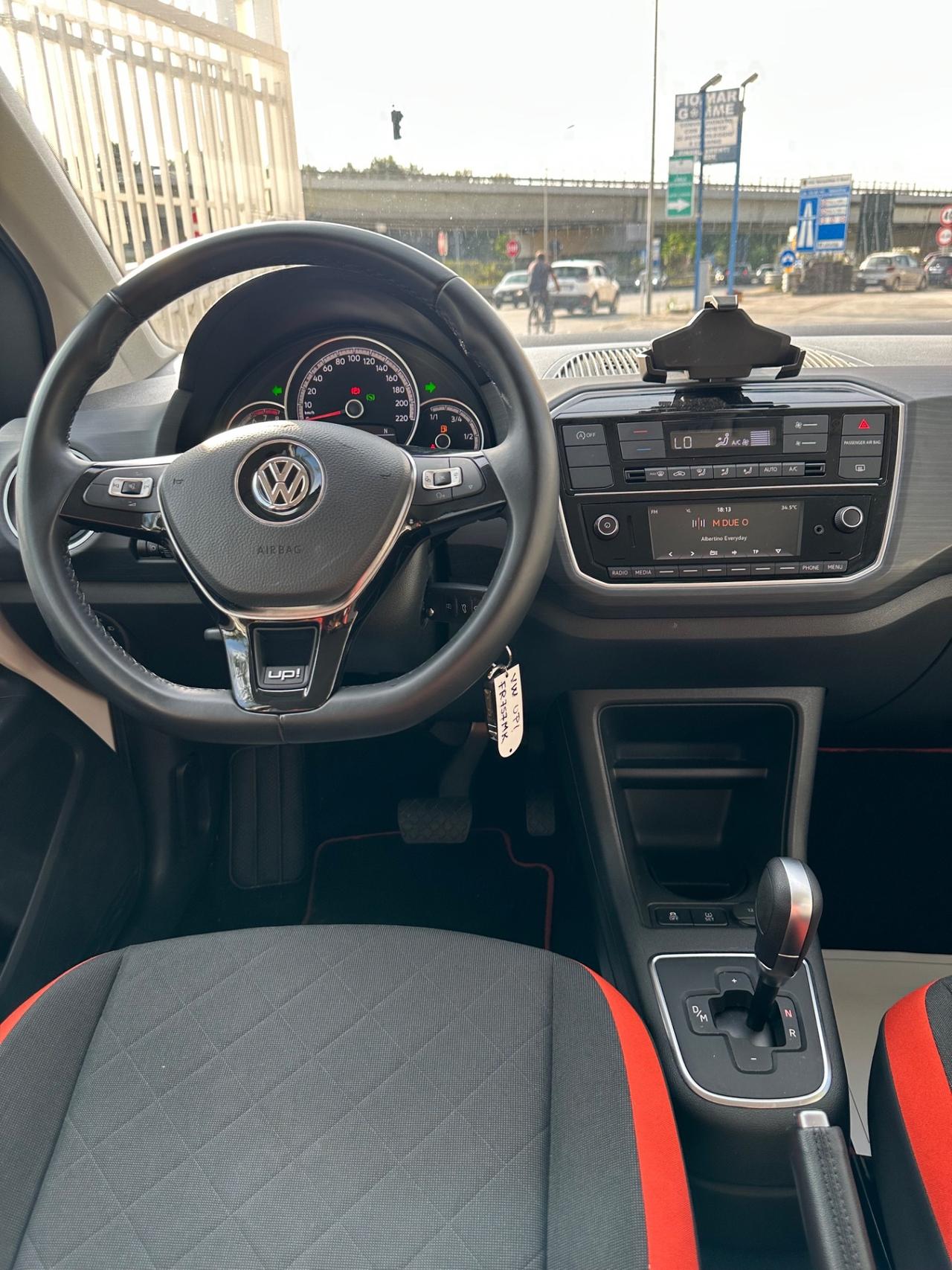 Volkswagen up! 1.0 75 CV 5p. cross up!