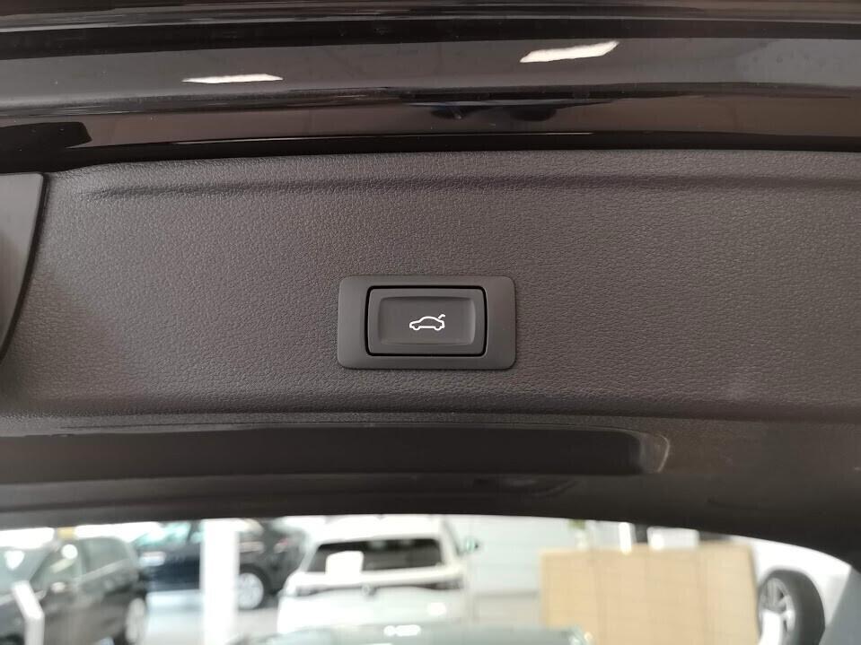 Audi A4 Avant 30 TDI/136 CV S tronic Business Advanced
