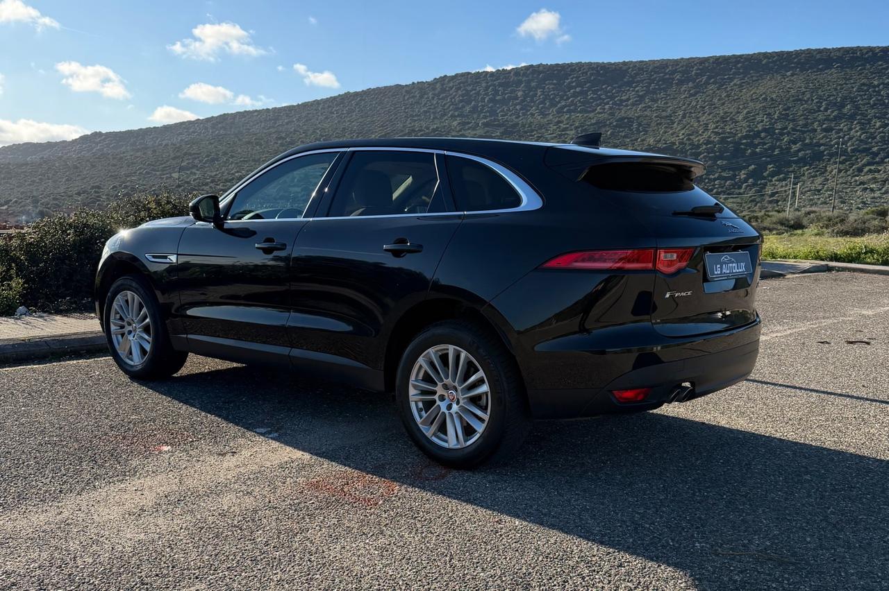 Jaguar F-Pace 2.0 D 180 CV AWD aut. Chequered Flag