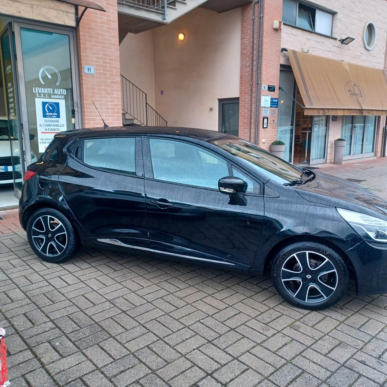 INDISTRUTTIBILE CLIO 1.5 EURO 6 PER NEOPATENTATI